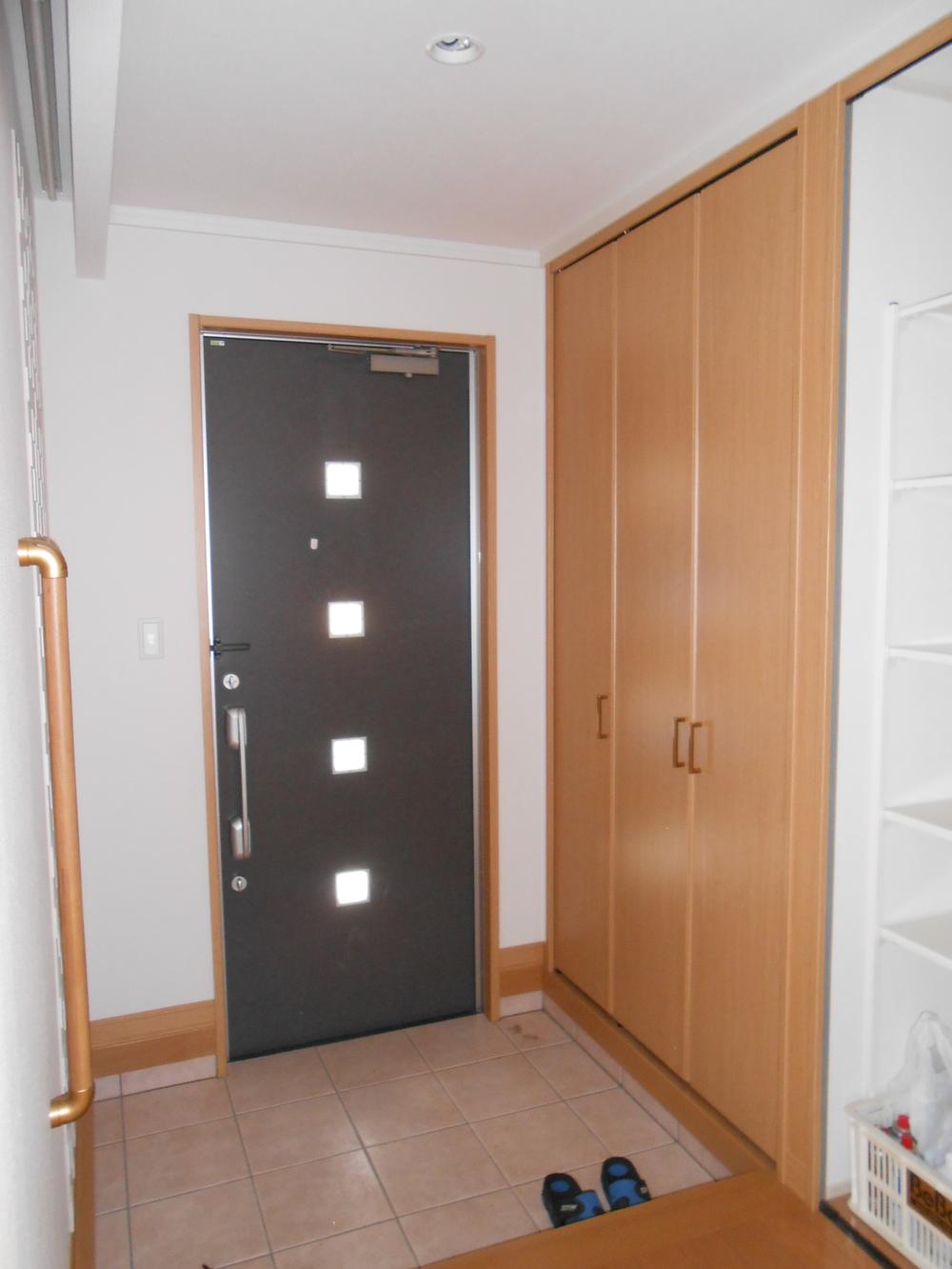 Entrance. Indoor (February 15, 2013) Shooting