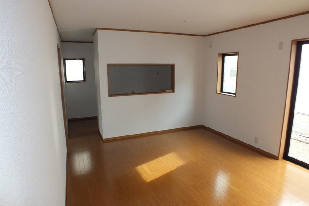 Living. ● same specifications ●