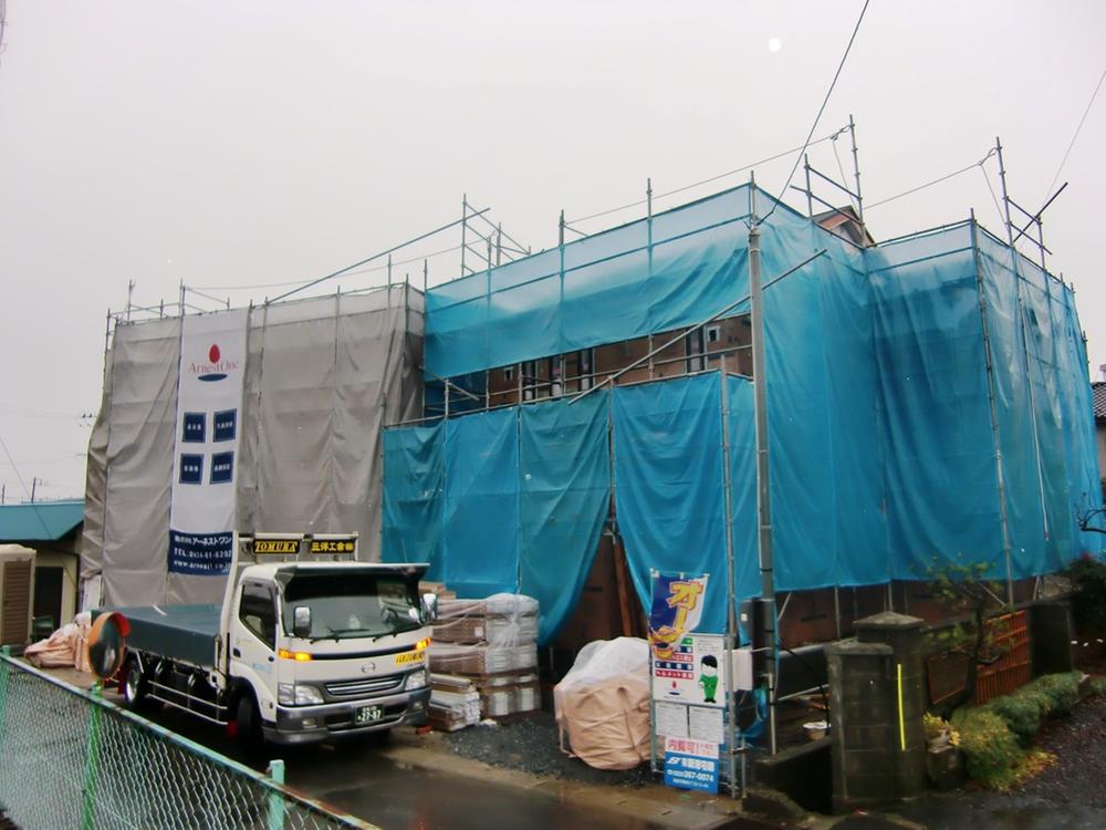 Local appearance photo. 2 buildings of the sale site