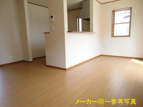 Same specifications photos (living)