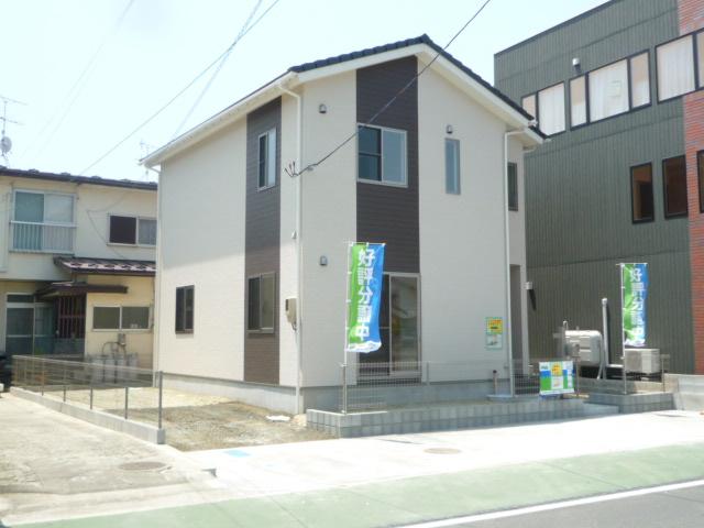 Local appearance photo