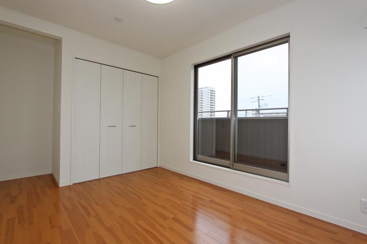 Other introspection. Western-style (1 Building)