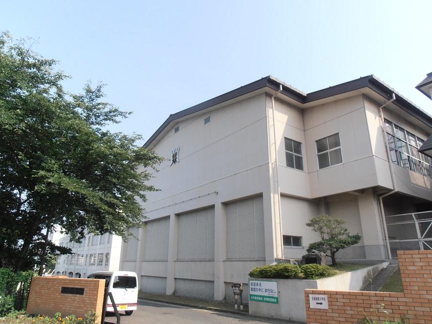 Junior high school. Tagajo stand Higashitoyonaka 950m to school