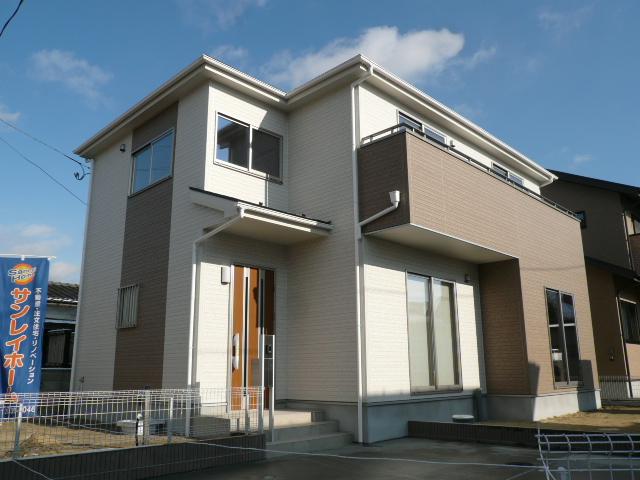 Local appearance photo. Local (12 May 2013) Shooting