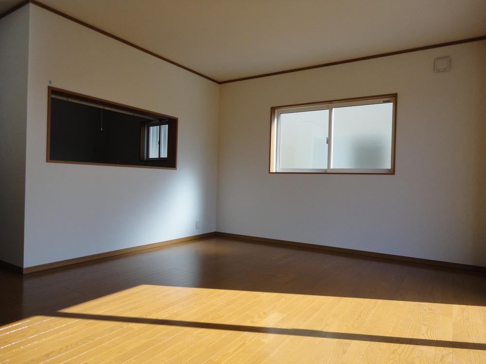 Same specifications photos (living)