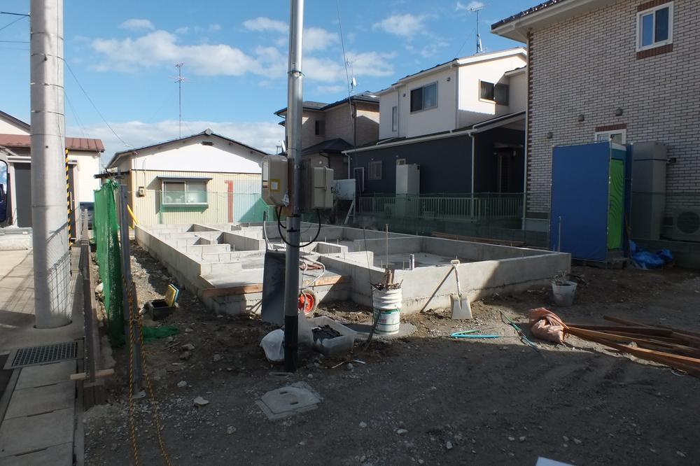 Local photos, including front road. Local (10 May 2013) Shooting