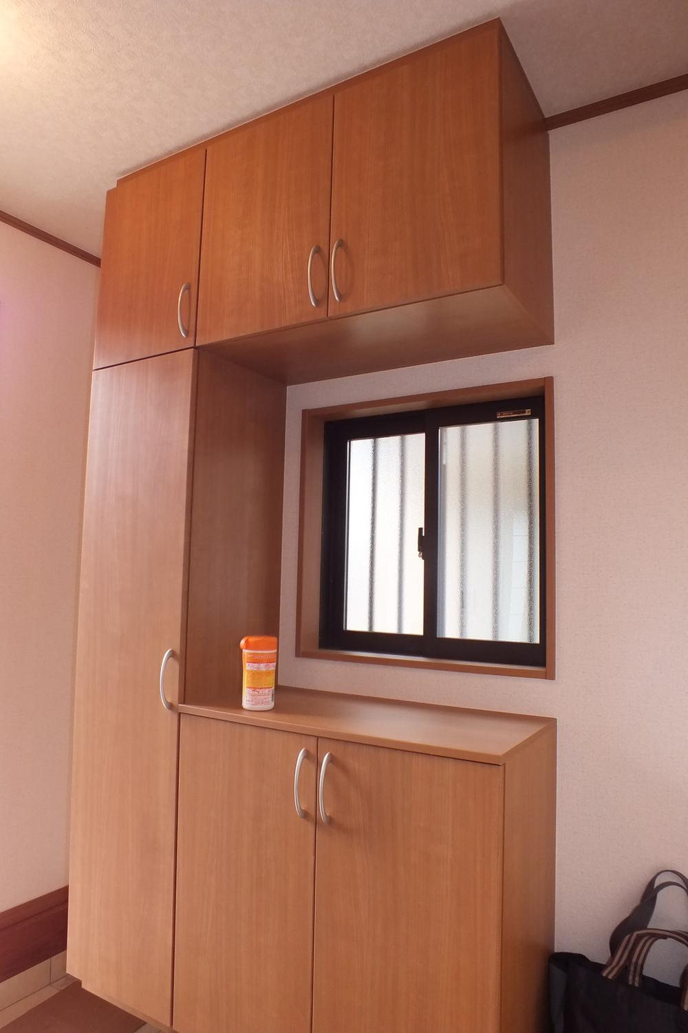 Entrance. «Same specifications»