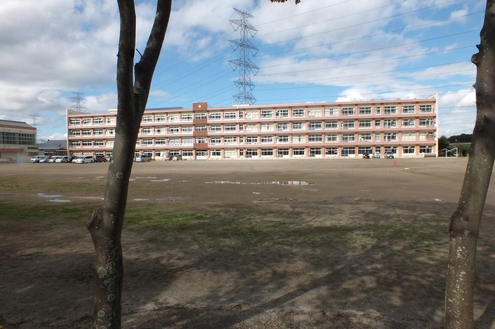 Junior high school. Tagajo 1764m to stand second junior high school