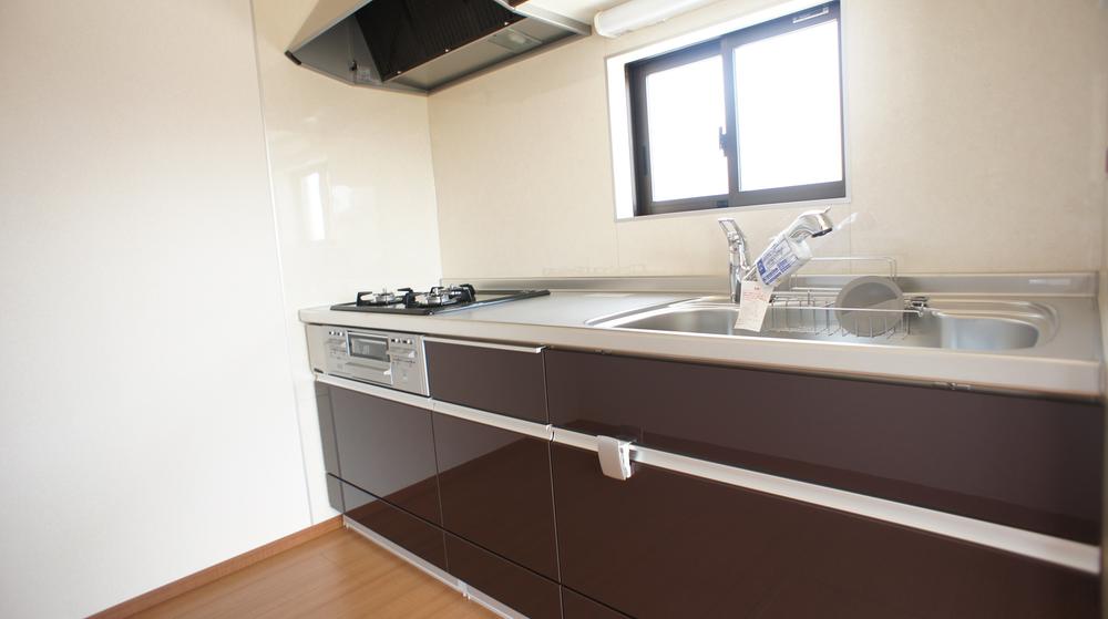 Same specifications photo (kitchen)