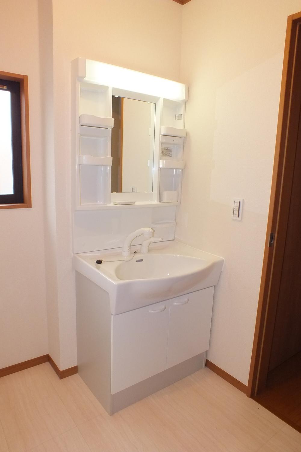 Wash basin, toilet. Local (11 May 2013) Shooting