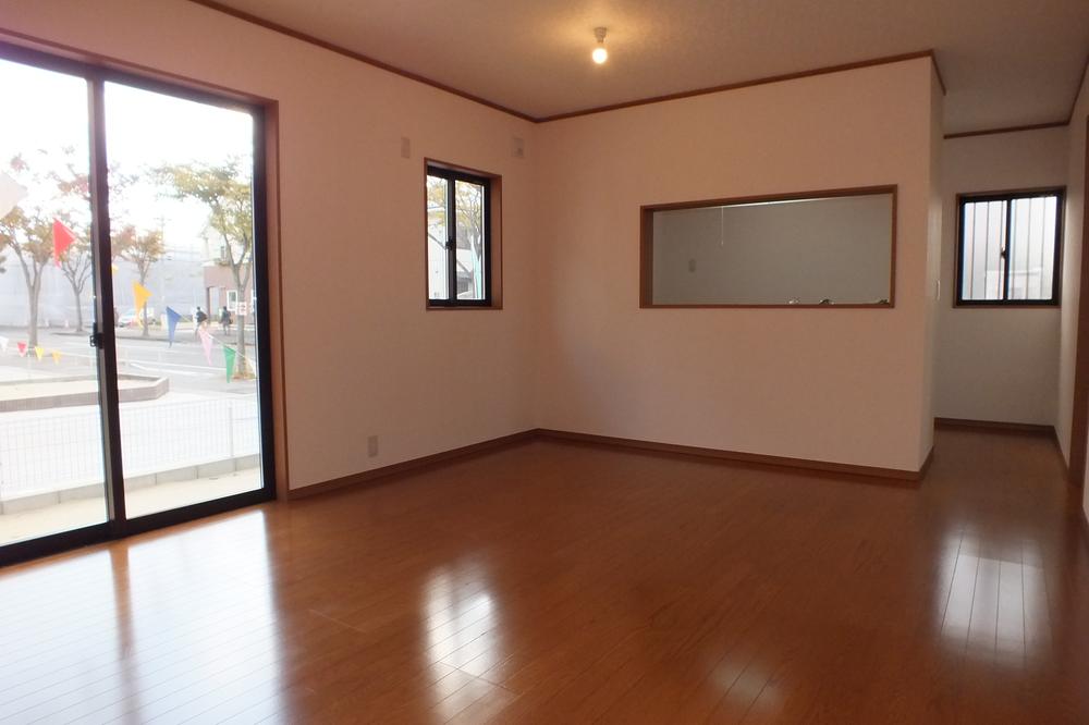 Living. Local (11 May 2013) Shooting