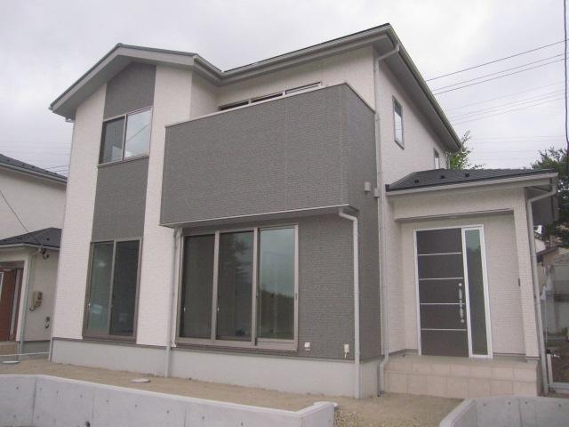 Local appearance photo. Local (September 2012) shooting