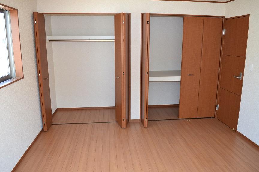 Non-living room. Same specifications Second floor room