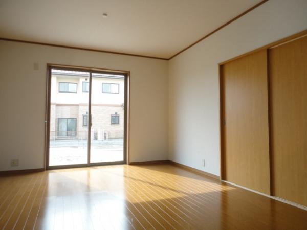 Same specifications photos (living)