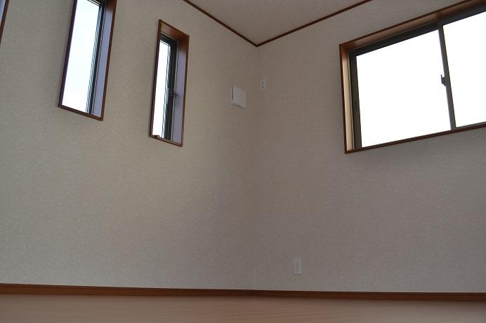 Non-living room. Same specifications Second floor room