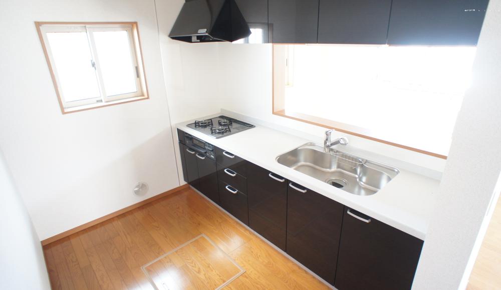 Same specifications photo (kitchen)