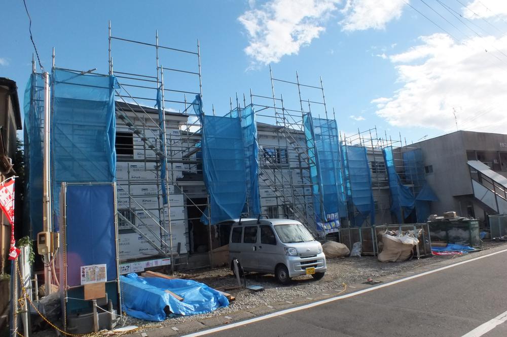 Local photos, including front road. Local (10 May 2013) Shooting