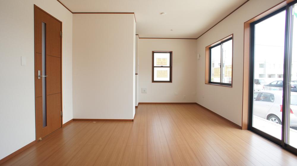 Same specifications photos (living)