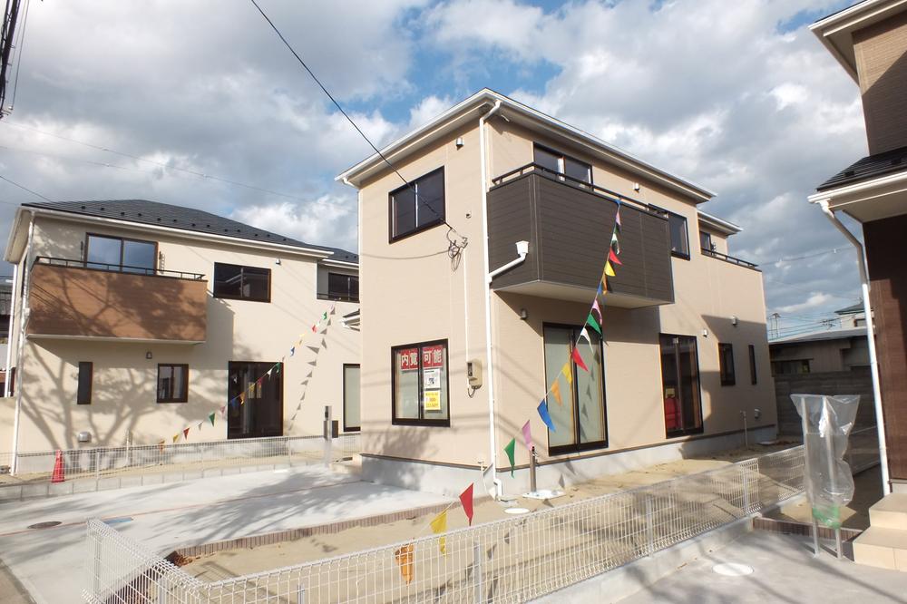 Local appearance photo. Local (11 May 2013) Shooting