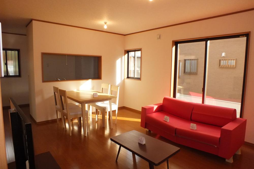 Living. Local (11 May 2013) Shooting