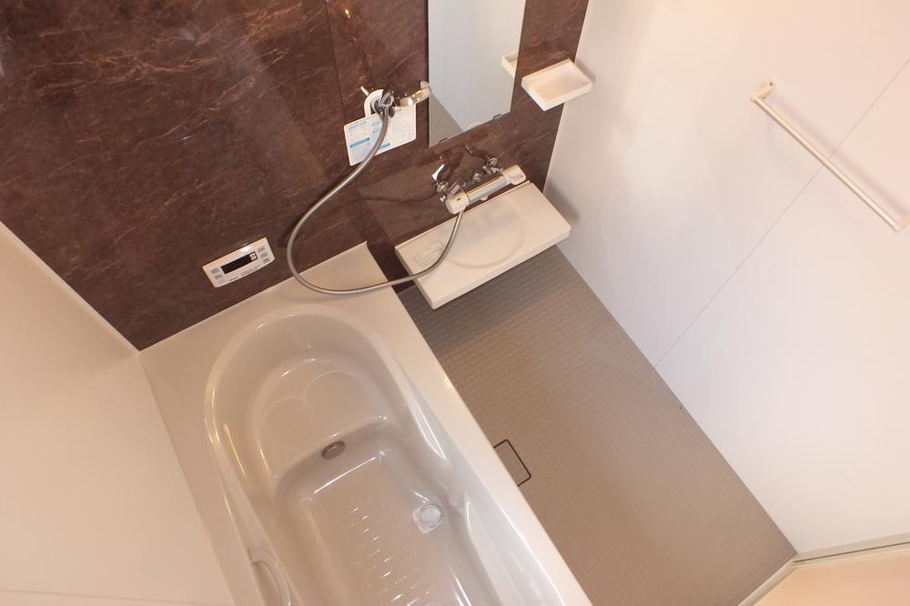 Bathroom. Local (11 May 2013) Shooting