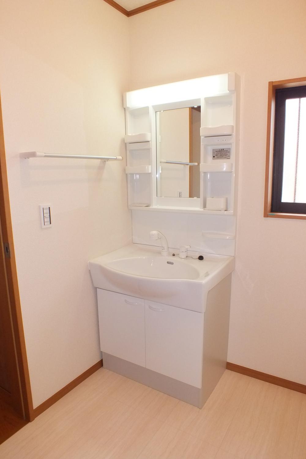 Wash basin, toilet. Local (11 May 2013) Shooting