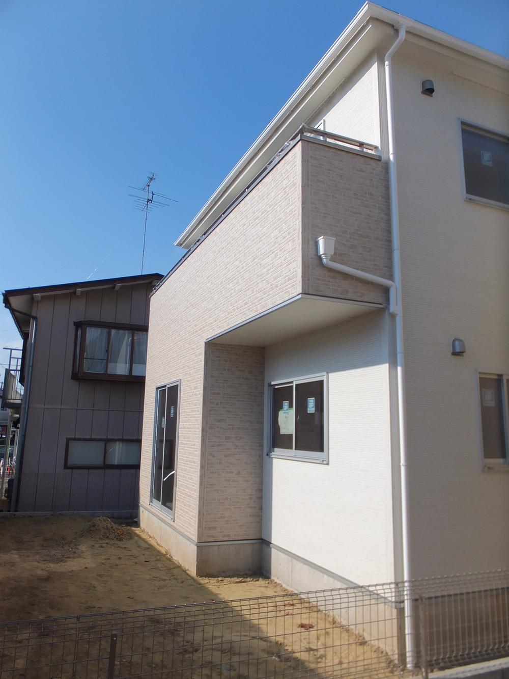 Local appearance photo. Local (12 May 2013) Shooting