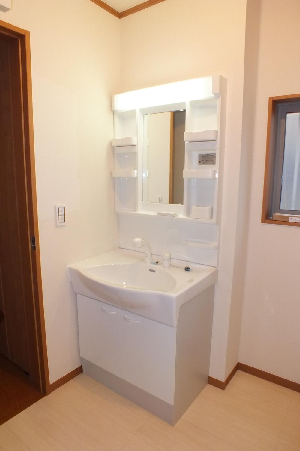 Wash basin, toilet. Local (11 May 2013) Shooting