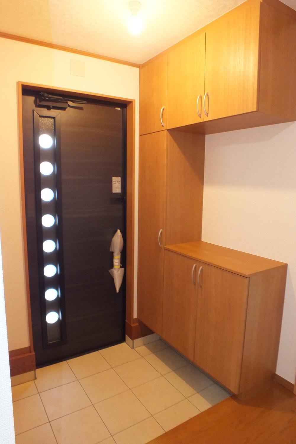 Entrance. Local (11 May 2013) Shooting