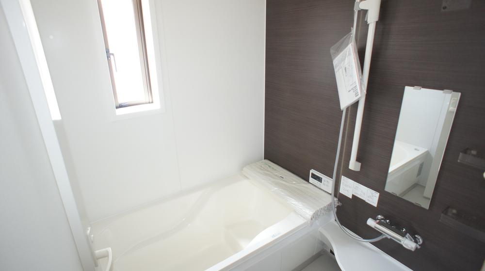 Same specifications photo (bathroom)
