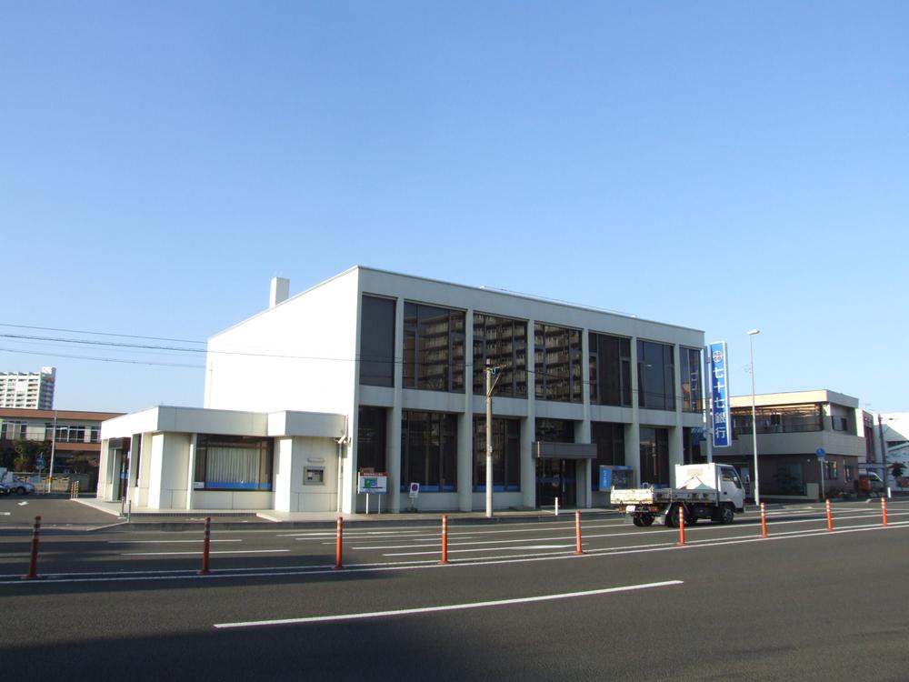 Bank. 77 Bank Tagajo to the branch 780m