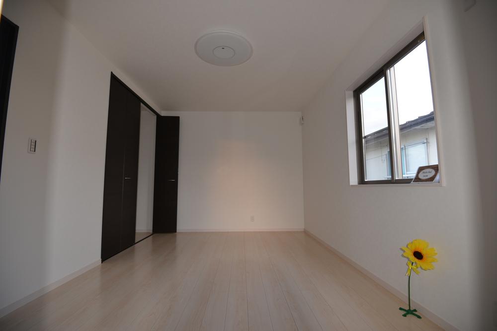 Other introspection. Indoor (September 2013) Shooting