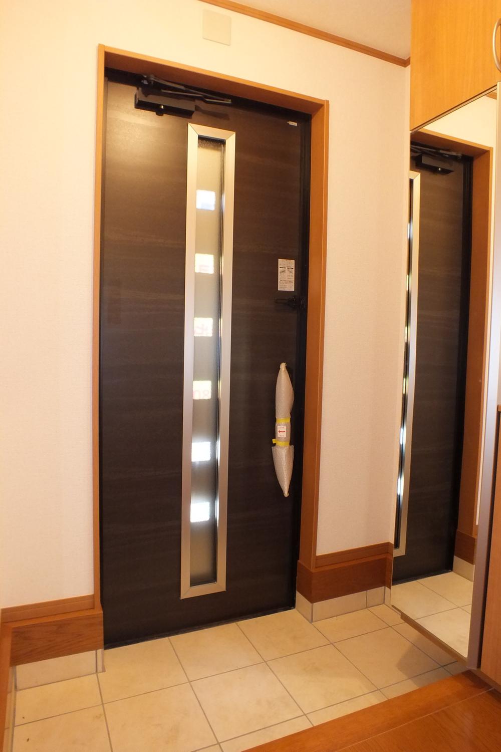 Entrance. Local (11 May 2013) Shooting