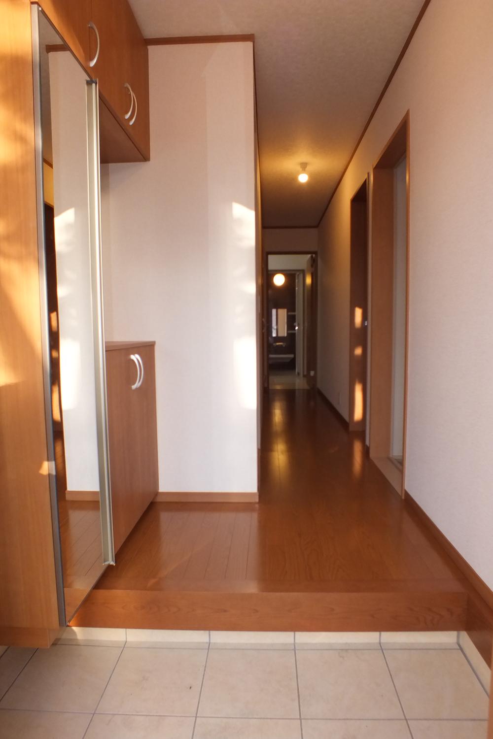 Entrance. Local (11 May 2013) Shooting