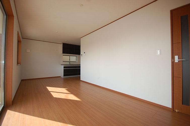 Same specifications photos (living). Example of construction