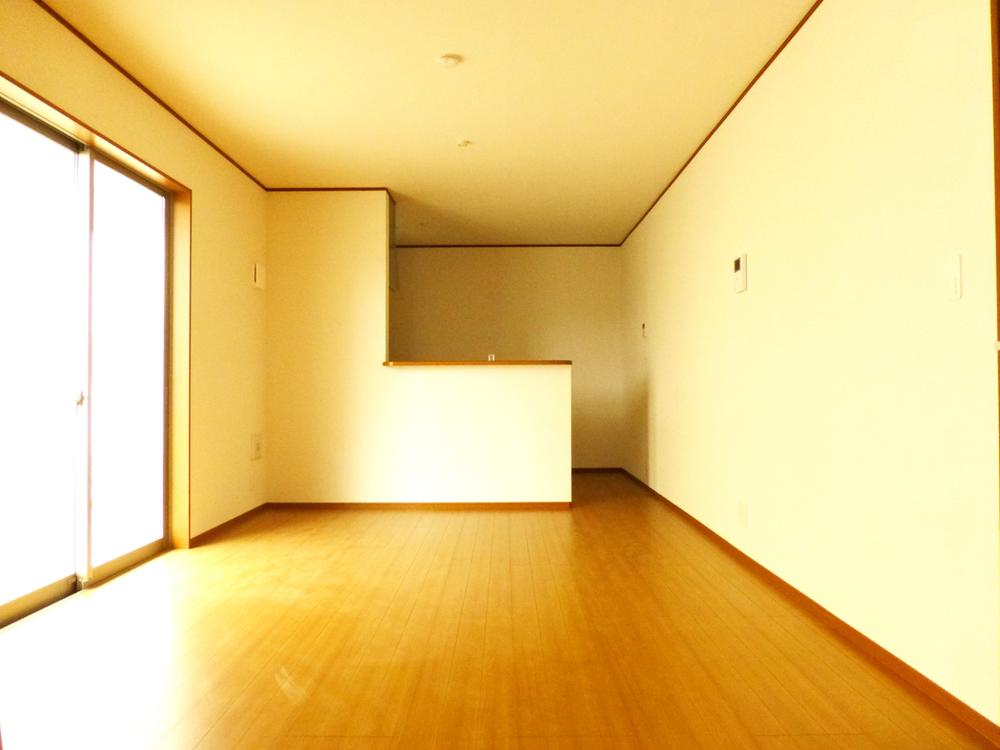 Same specifications photos (living)