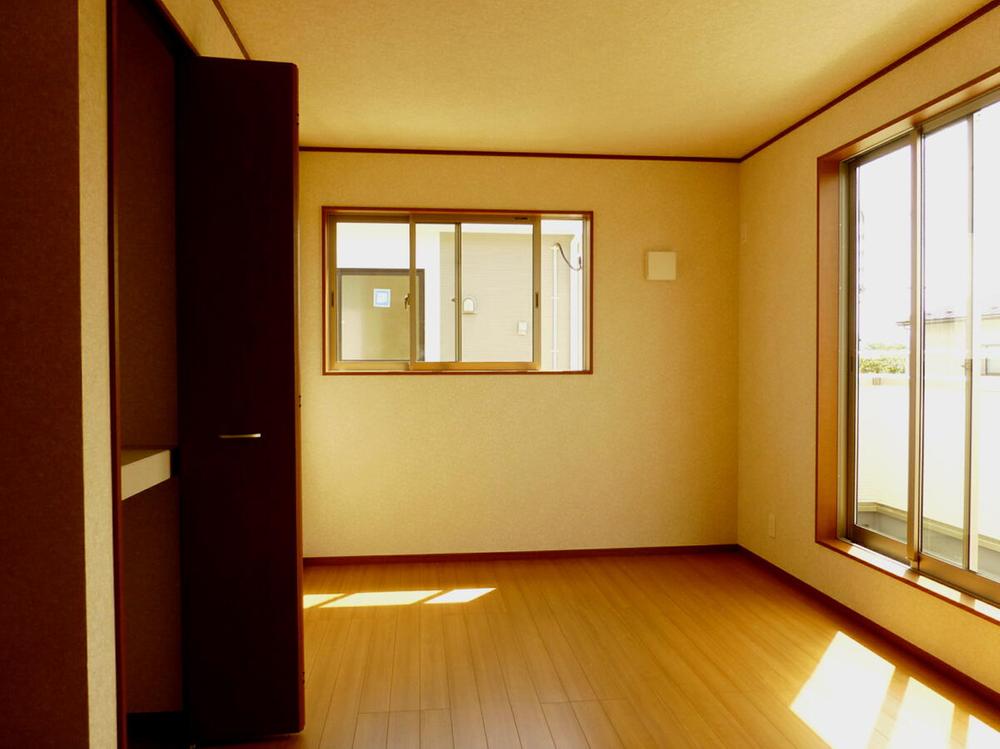 Same specifications photos (Other introspection)