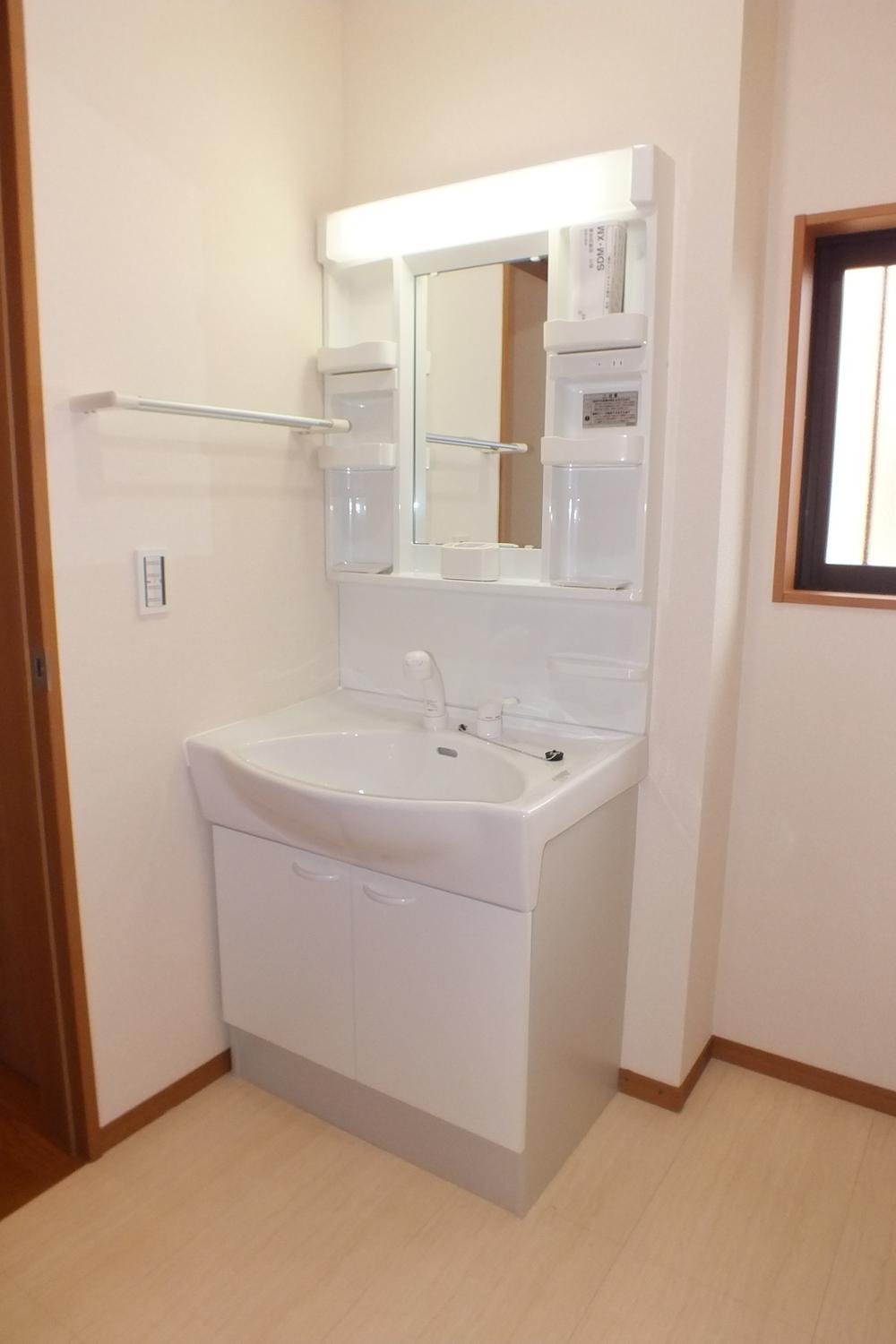 Wash basin, toilet. Local (11 May 2013) Shooting