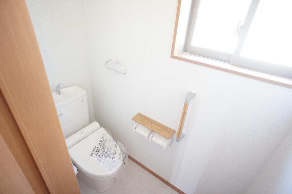 Toilet. Same specifications Photos