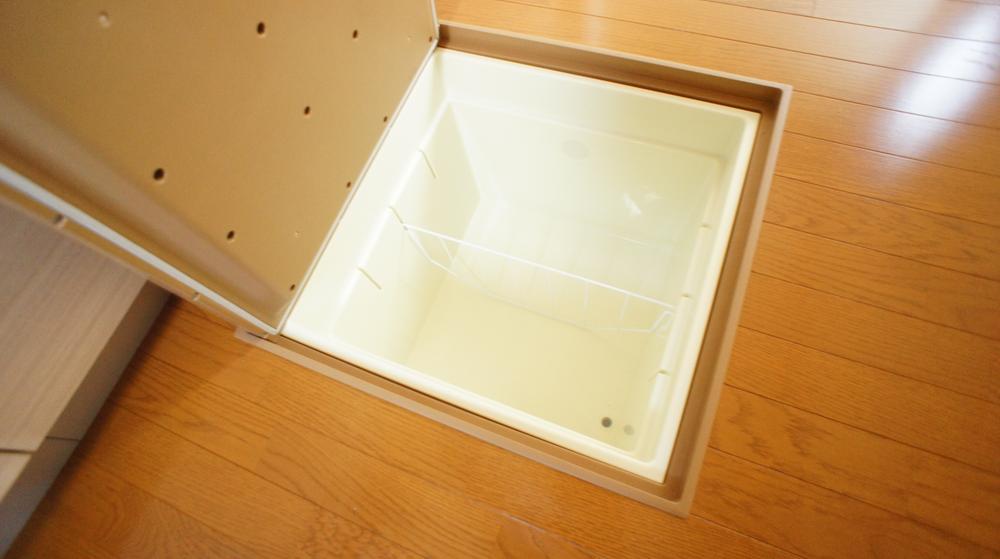 Receipt. Underfloor Storage