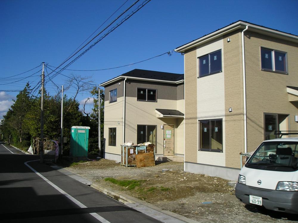 Local photos, including front road. Local (10 May 2013) Shooting