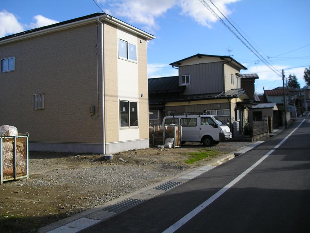 Local photos, including front road. Local (10 May 2013) Shooting