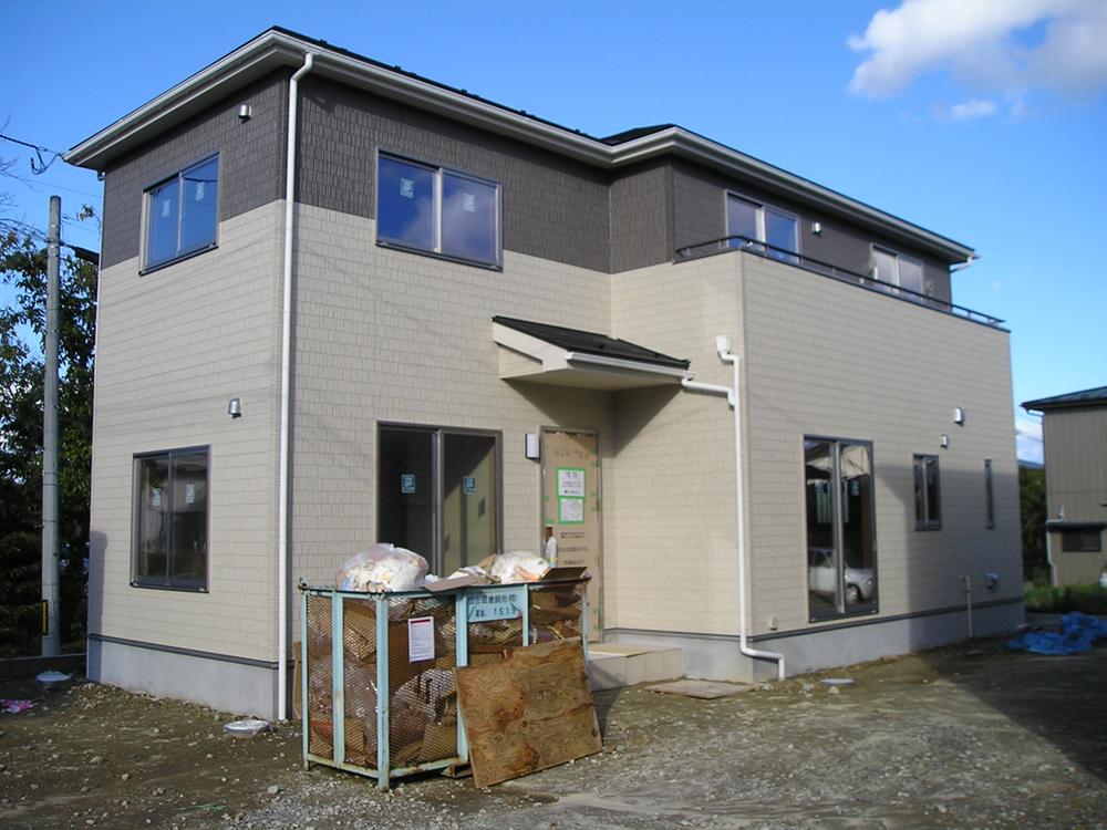 Local appearance photo. Local (10 May 2013) Shooting