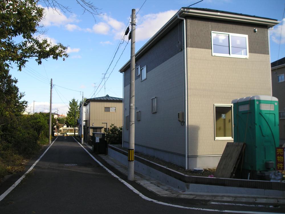 Local photos, including front road. Local (10 May 2013) Shooting