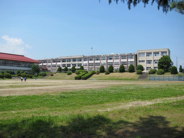 Junior high school. 1241m to Misato stand Fudodo junior high school