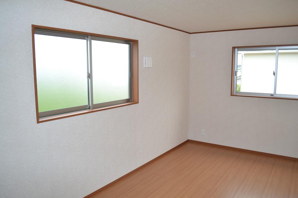 Non-living room. Same specifications Second floor room