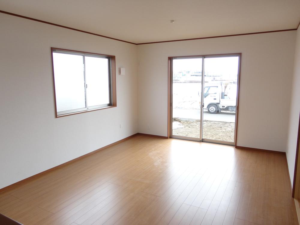 Same specifications photos (living). Same specifications