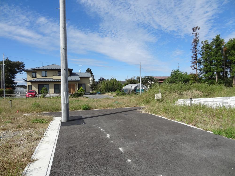 Local photos, including front road. Local (September 2013) Shooting