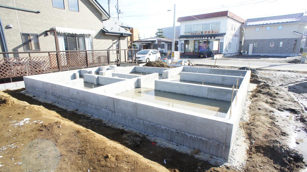 Local photos, including front road