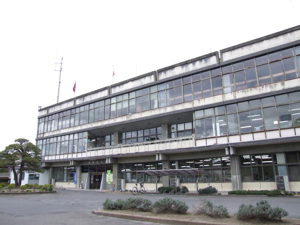 Government office. 2400m until Watari Town Hall